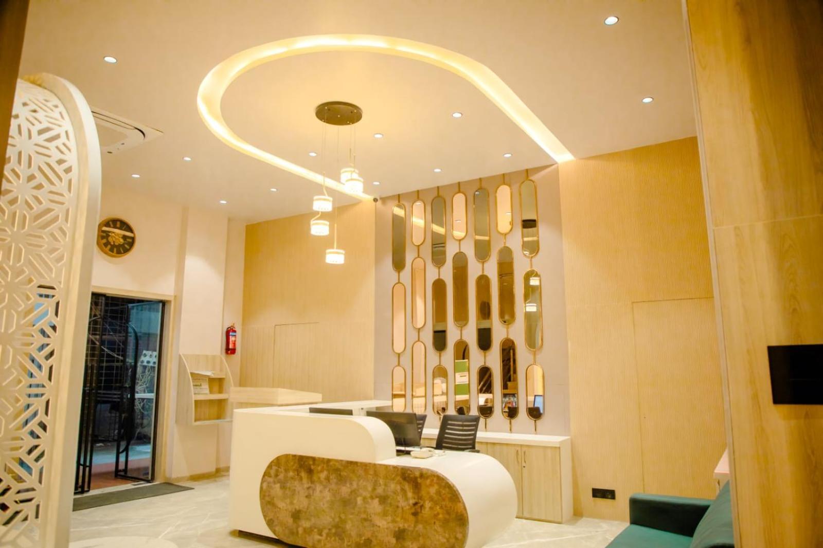 Отель Narayani Executive Tuljapur Экстерьер фото
